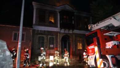 İzmir'de tarihi binada yangın 
