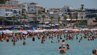 Didim’de tatilciler plajları doldurdu