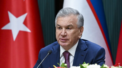 Özbekistan Cumhurbaşkanı Mirziyoyev'e devlet nişanı tevcih ediliyor