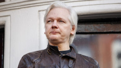 WikiLeaks'in kurucusu Julian Assange ''casusluk'' suçunu kabul etti 