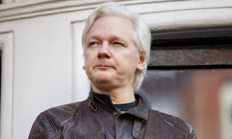 WikiLeaks'in kurucusu Julian Assange ''casusluk'' suçunu kabul etti 