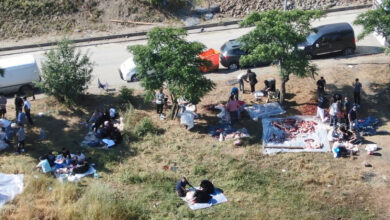 "Yasak" yazıları ters tepti: Sultangazi'de şaşırtan görüntüler