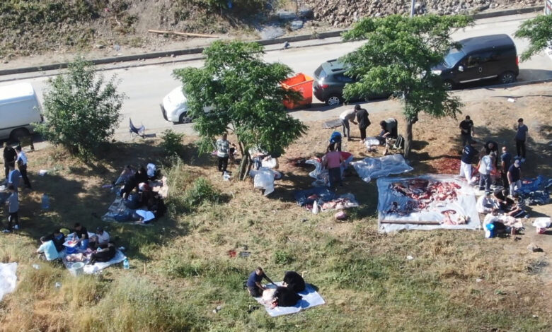 "Yasak" yazıları ters tepti: Sultangazi'de şaşırtan görüntüler