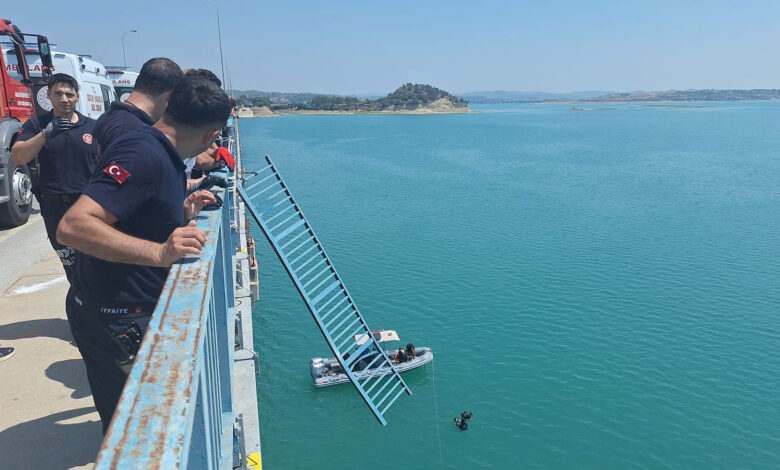 Adana'da göle düşen otomobil, 4 kişilik aileye mezar oldu