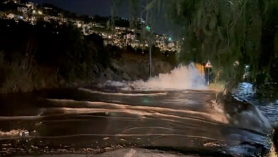 Bodrum'da içme suyu hattı patladı! Patlama nedeniyle yol çöktü