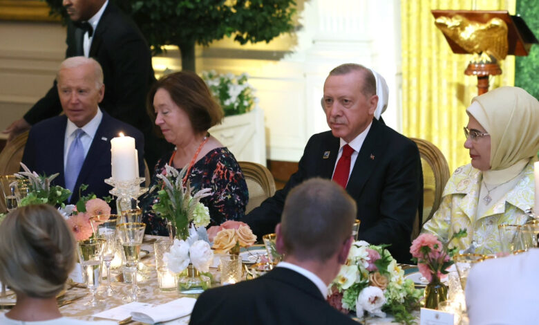 Cumhurbaşkanı Recep Tayyip Erdoğan ve eşi, ABD Başkanı Biden'ın verdiği resmi yemeğe katıldı 