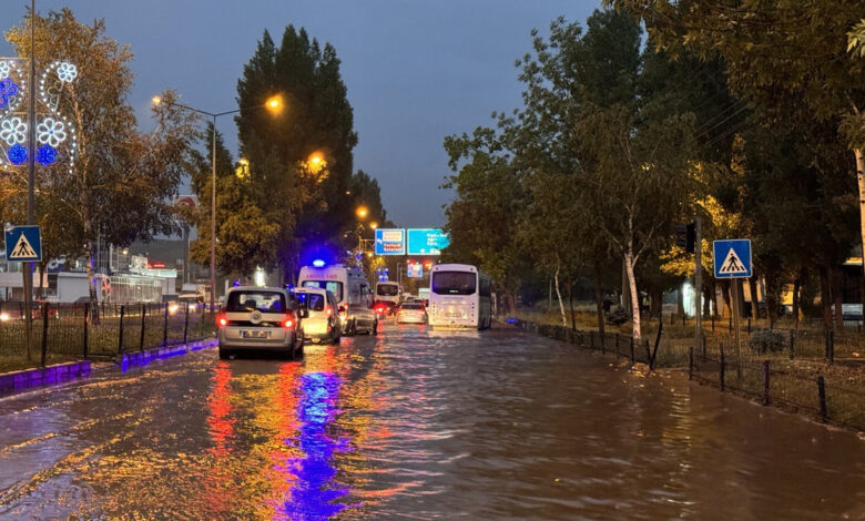 Erzurum'u sağanak vurdu