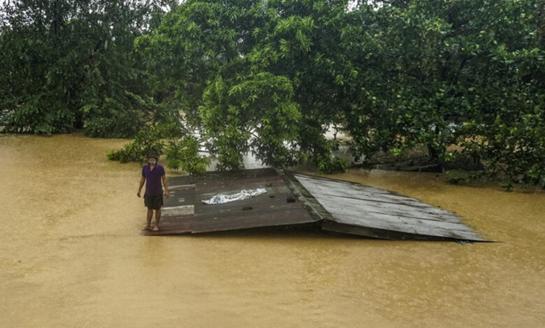 Filipinler'i tropikal kasırga vurdu: 8 ölü, 1 kayıp