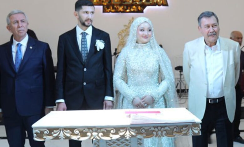 Mansur Yavaş ve Melih Gökçek aynı karede! Birlikte nikah şahitliği yaptılar