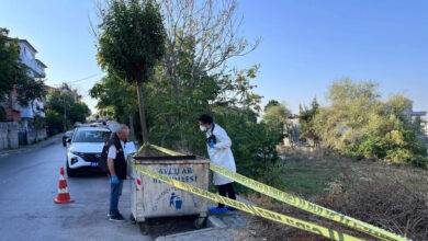 Yeni doğan bebeğini çöp konteynerinin yanına bırakmıştı... Tutuklandı