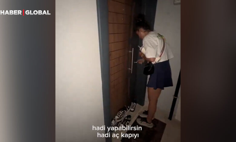 Anahtarı kapının arkasında unutan sahibine kapıyı zıplayarak açan kedinin görüntüleri viral oldu