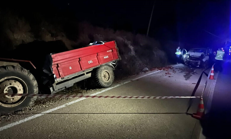 Balıkesir'de otomobil traktöre çarptı: 1 ölü, 3 yaralı