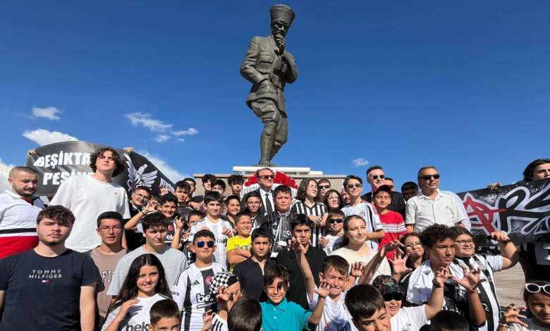 Beşiktaş Başkanı Hasan Arat, Kocatepe'deki anma ve kutlama programına katıldı