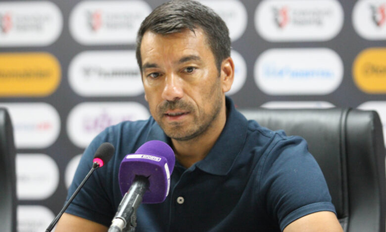 Beşiktaş Teknik Direktörü  Giovanni van Bronckhorst'tan zemin sitemi