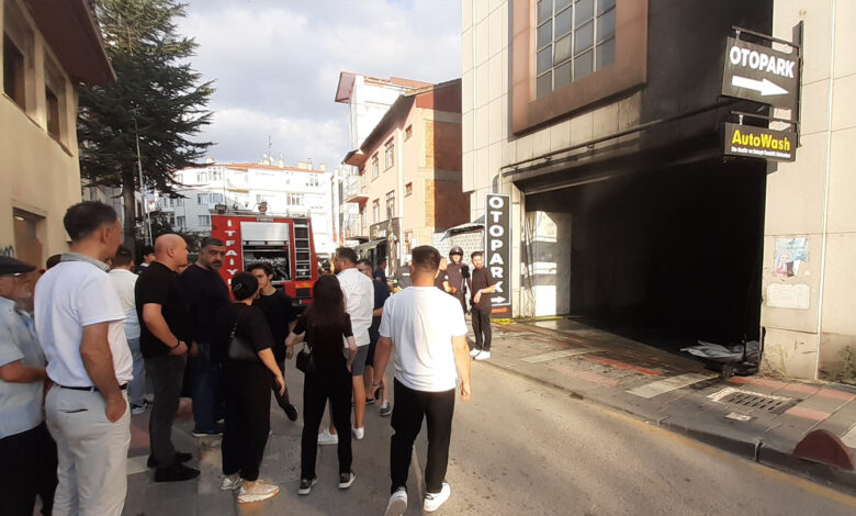 Bolu'da, AVM otoparkının girişinde korkutan yangın