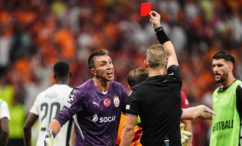 Galatasaray'da Fernando Muslera kırmızı kart gördü