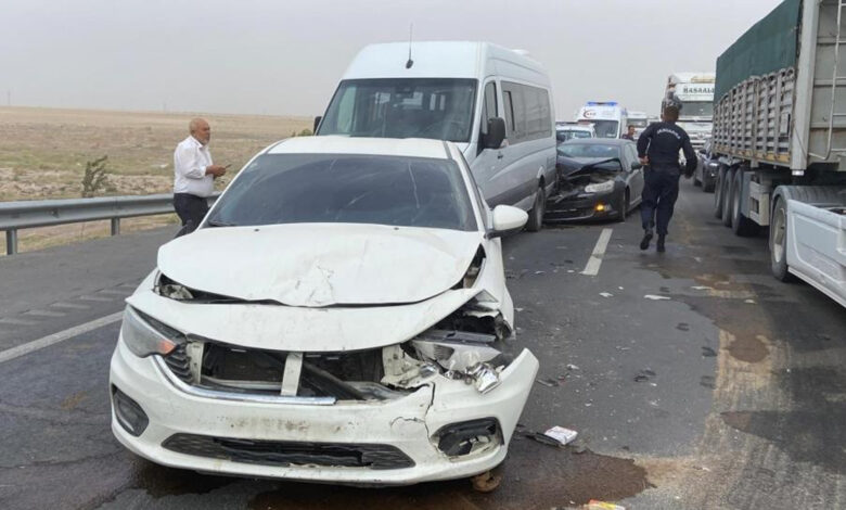 Aksaray'da kum fırtınası! 6 araç birbirine girdi, çok sayıda yaralı var