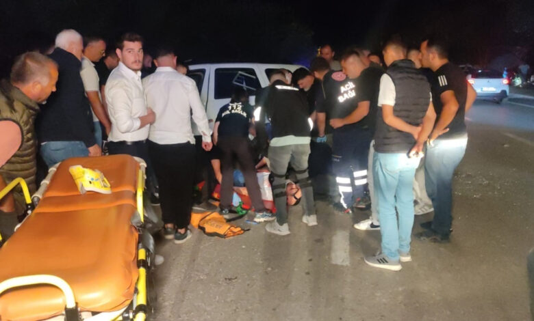 Bursa'da feci kaza: Dönüş yapan otomobile çarpan motosikletteki iki kişi yaralandı 