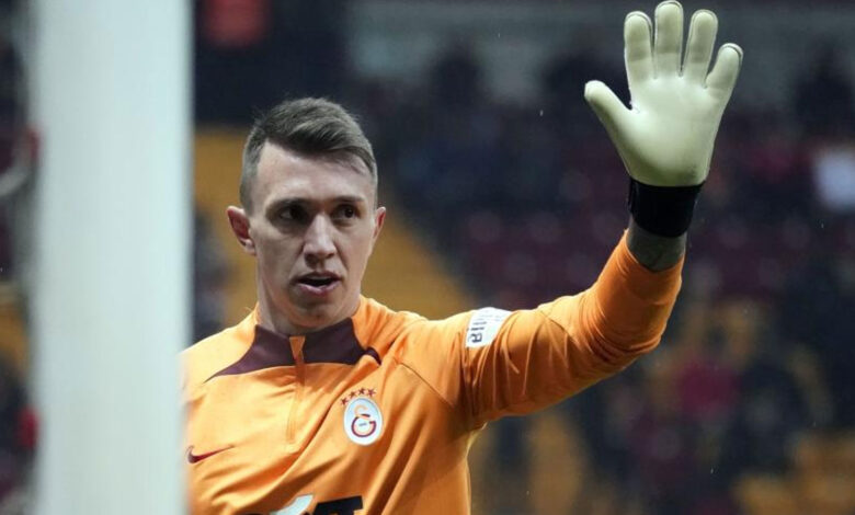 Galatasaray'da derbilerin en deneyimlisi Muslera