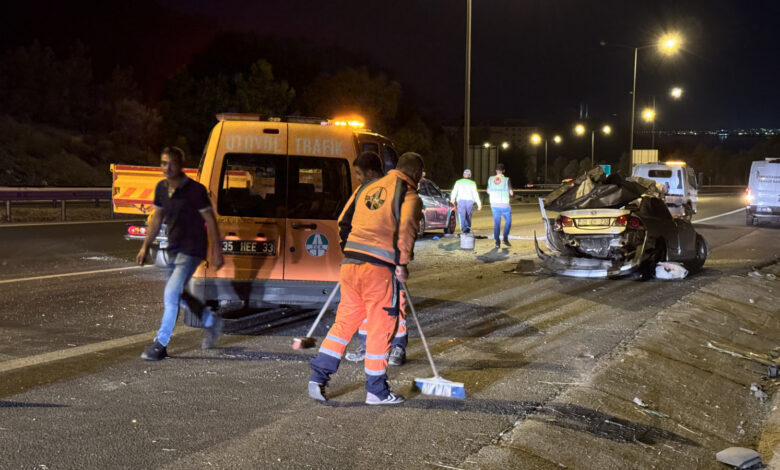 İzmir'de takla atan aracın sürücüsü yaşamını yitirdi