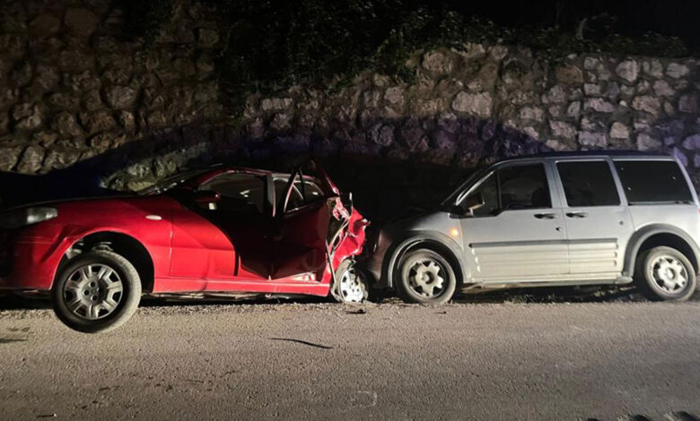 Karabük'te hafif ticari araç otomobille çarpıştı: Yaralılar var