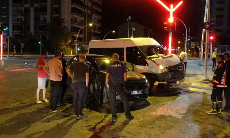 Malatya'da kaza: 1'i polis 4 kişi yaralandı