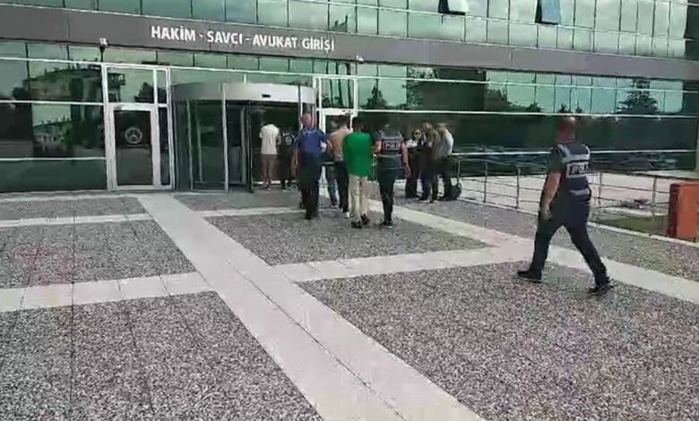 Sahte altınlarla kuyumcuyu dolandıran şahıslar yakalandı