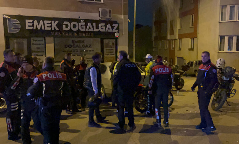 Eskişehir'de polisten kaçan şahıs kazaya neden oldu: 4 yaralı 