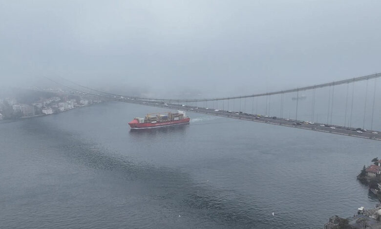 İstanbul Boğazı gemi trafiğine kapatıldı!