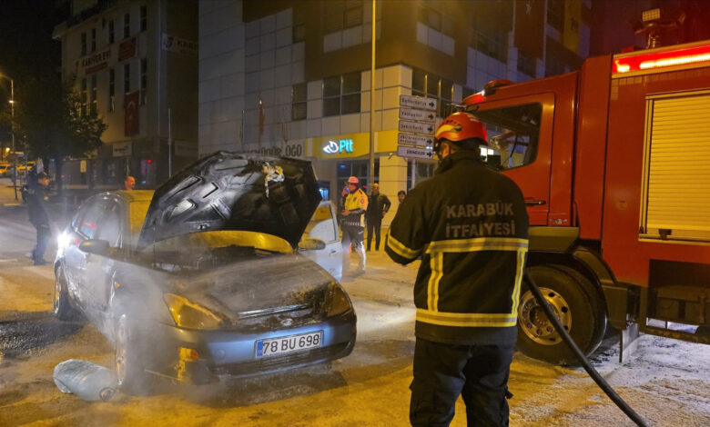 Seyir halindeki otomobil alevler içinde kaldı